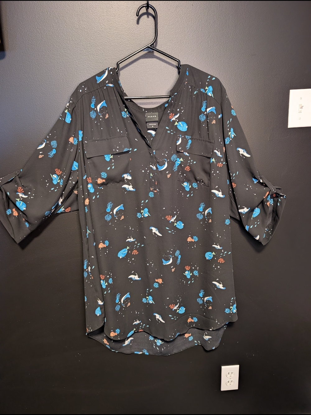 Disney Finding Nemo Black V-Neck Roll-Sleeve Blouse - 4x